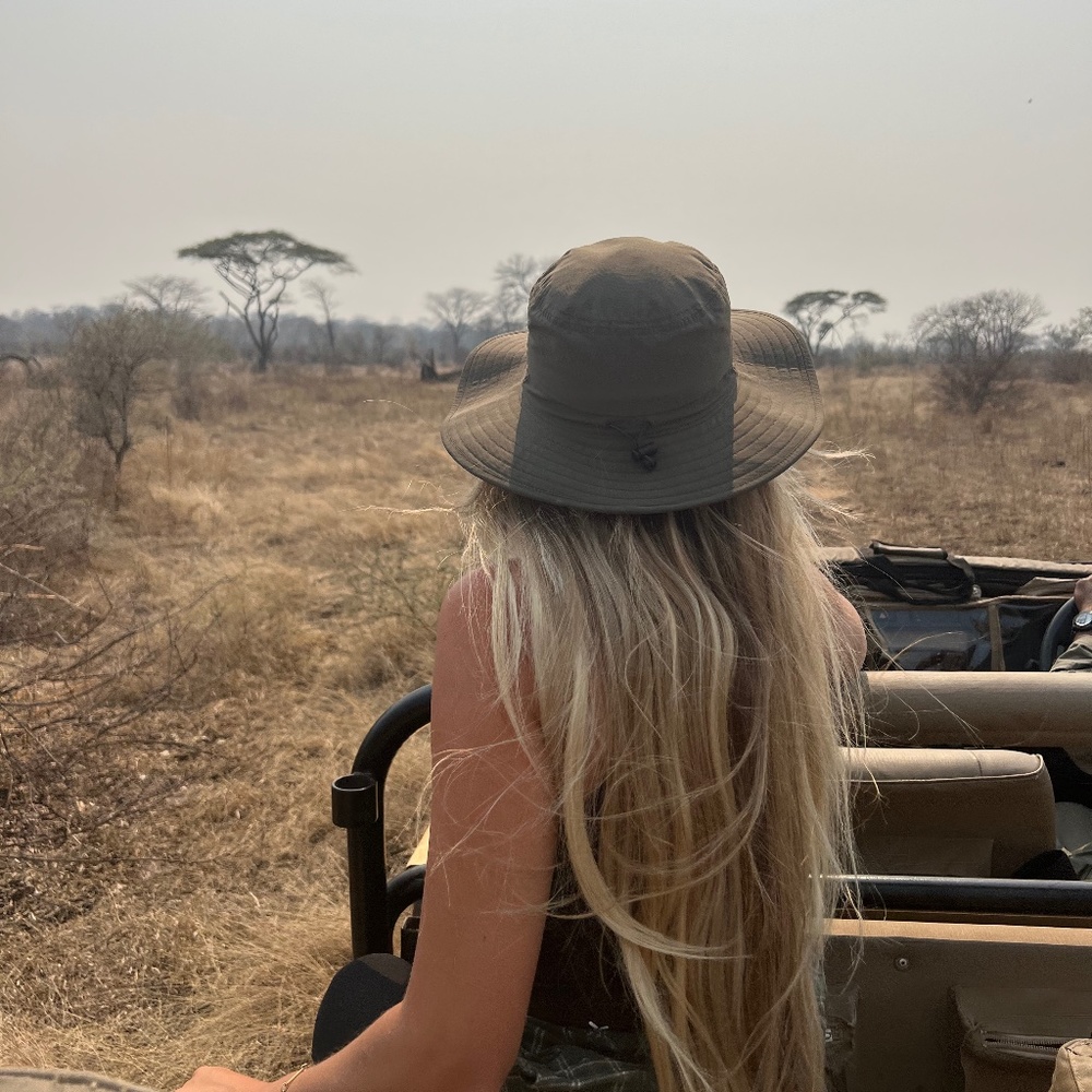 Meet your Posher, Jewel